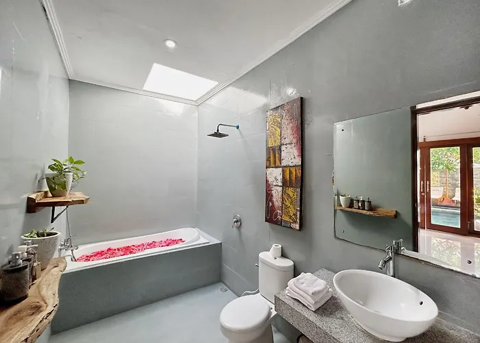 Casa Bisma - 3 Bedroom With Pool In Legian Villa *