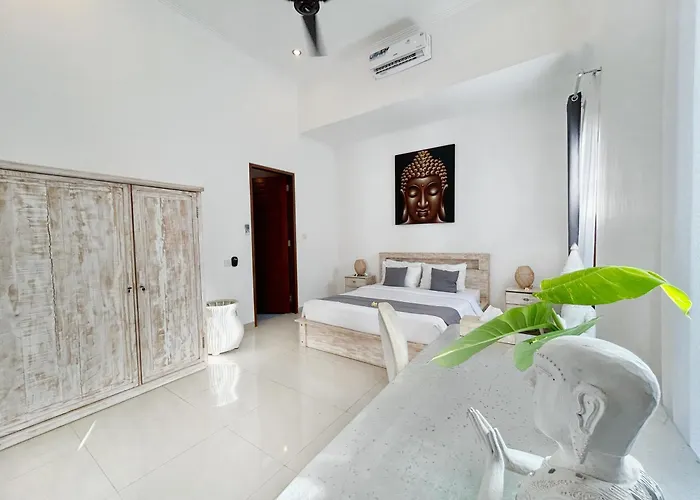 Casa Bisma - 3 Bedroom With Pool In Legian Villa *